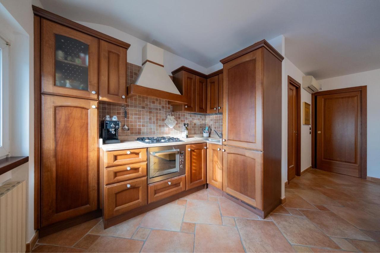 Apartmentsgarda - Baia Del Garda 5 Bagian luar foto