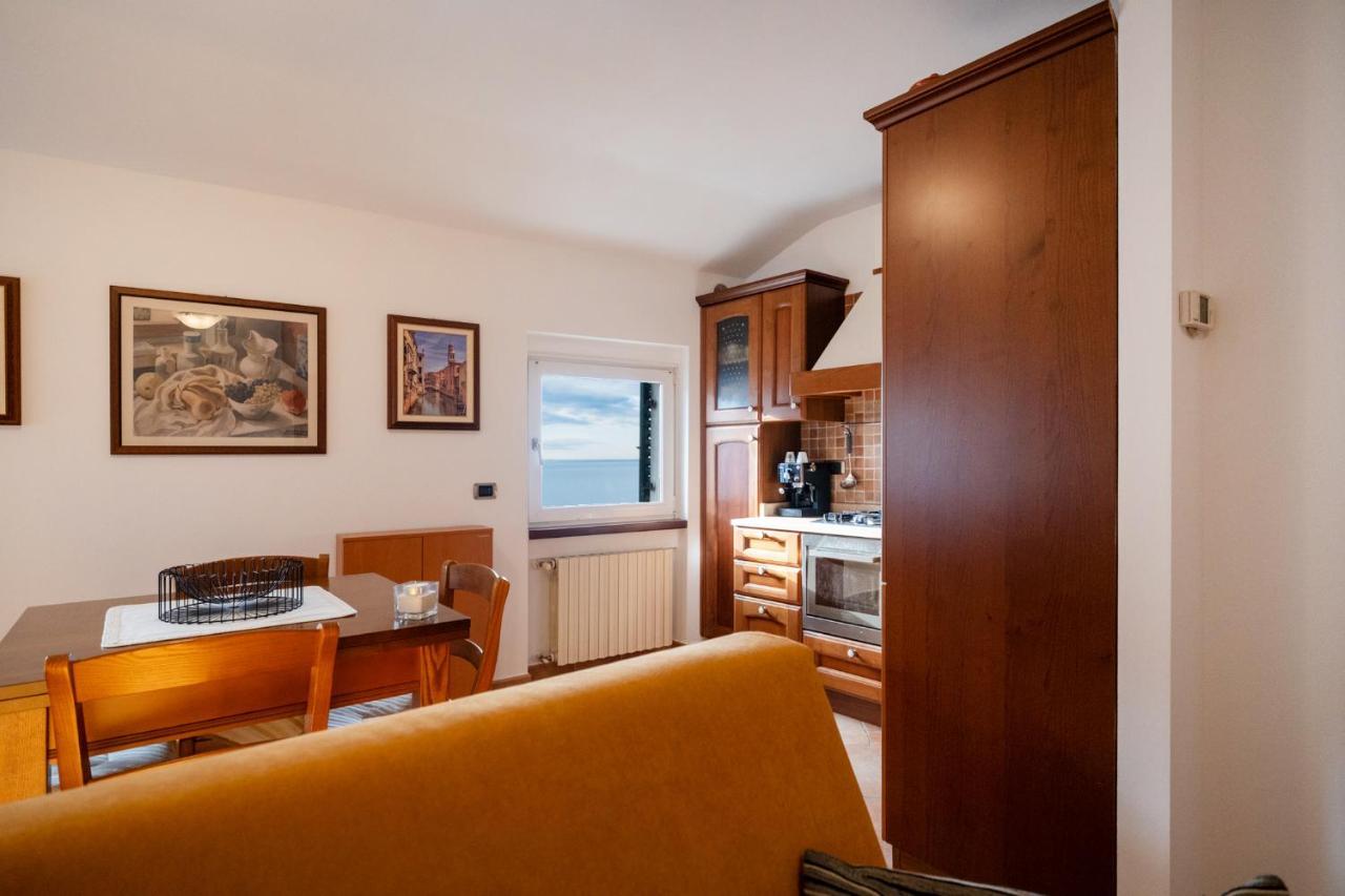Apartmentsgarda - Baia Del Garda 5 Bagian luar foto