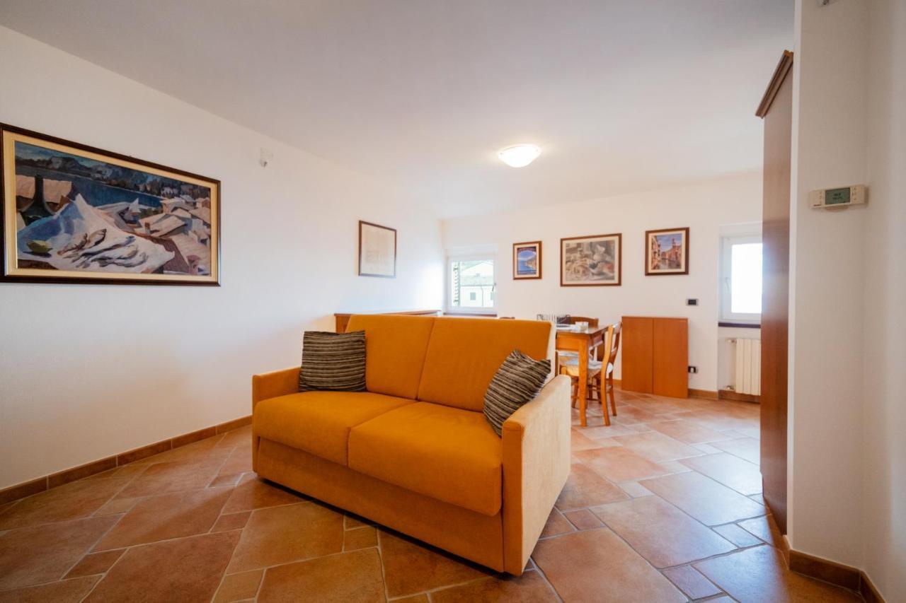 Apartmentsgarda - Baia Del Garda 5 Bagian luar foto