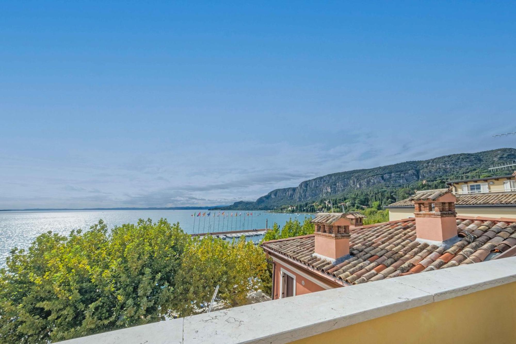 Apartmentsgarda - Baia Del Garda 5 Bagian luar foto